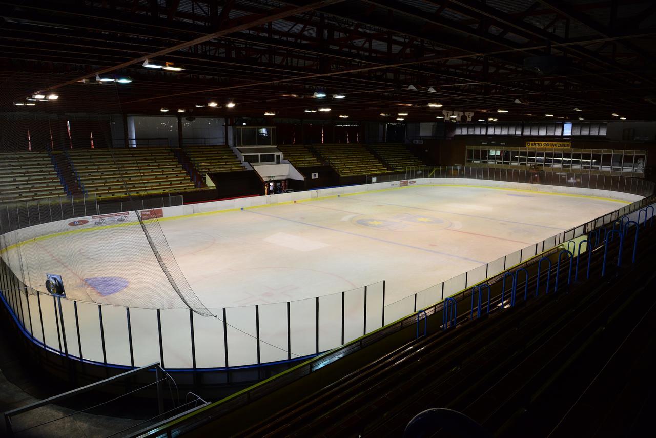 Sporthotel Zimní stadion Benešov Benesov  Exterior foto